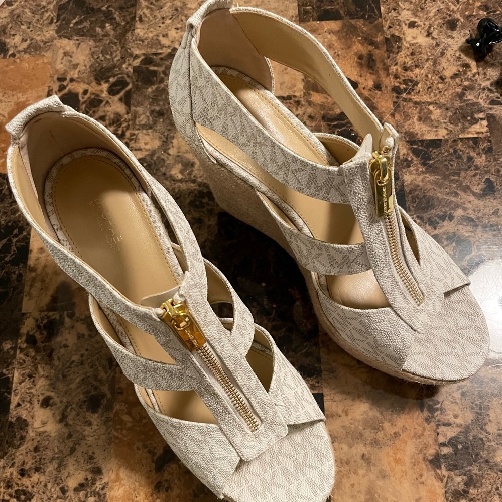 NWT MK WEDGE HEELS